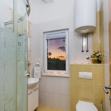 Apartments Andrijanic Baška Voda Esterno foto