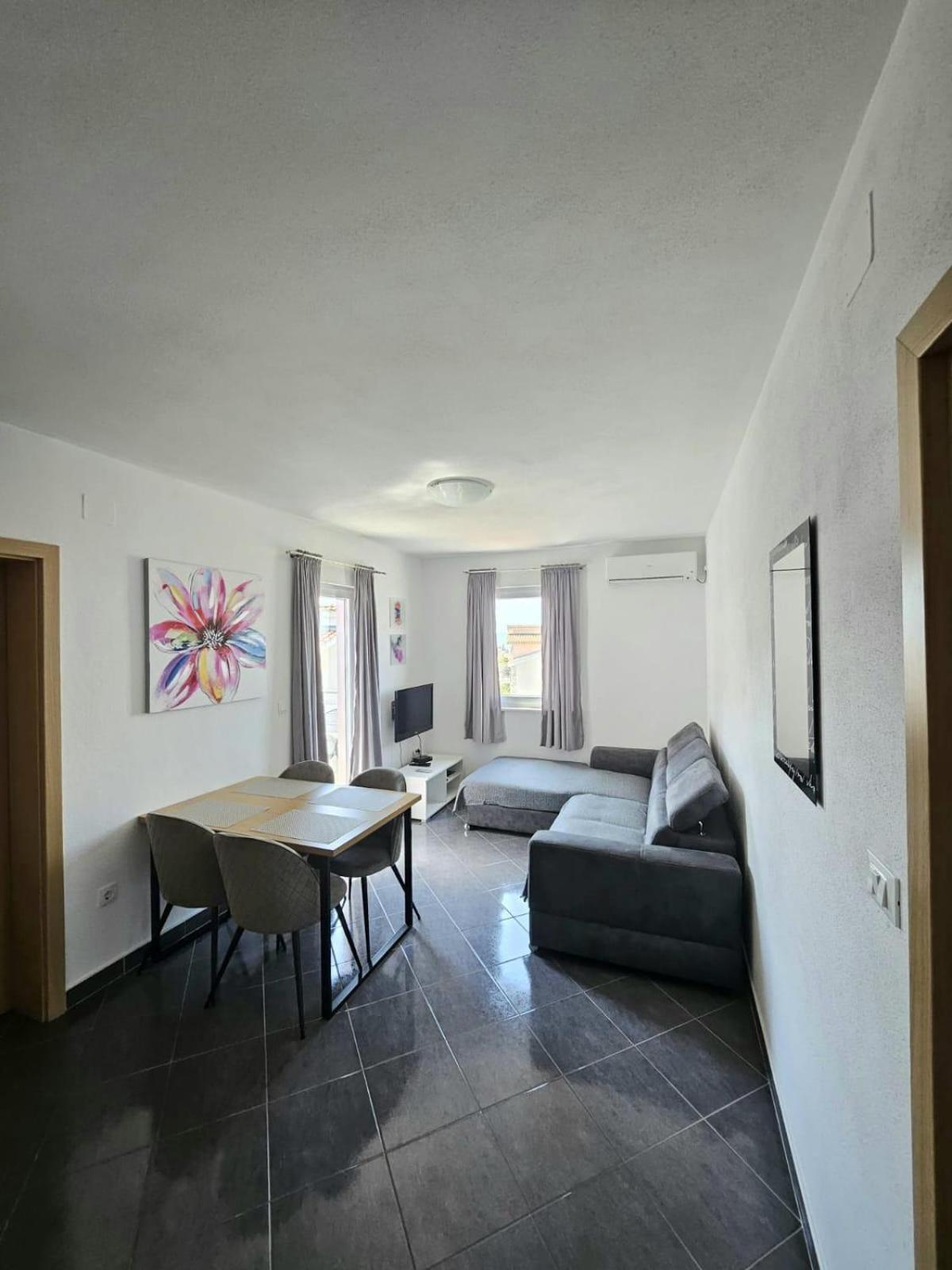Apartment Andrijanic Baska Voda